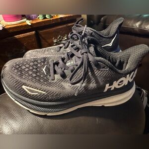 Hoka One One Clifton 9 Women's Running Shoes 5.5 WIDE black